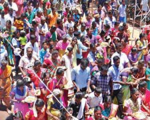 திசையன்விளையில் சுடலை ஆண்டவர் கோவில் மஞ்சள்பெட்டி ஊர்வலம்